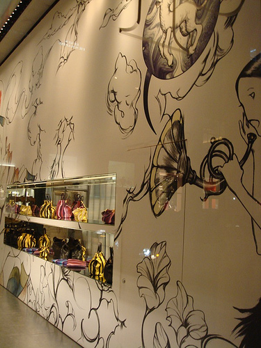 vitrines-prada.jpg