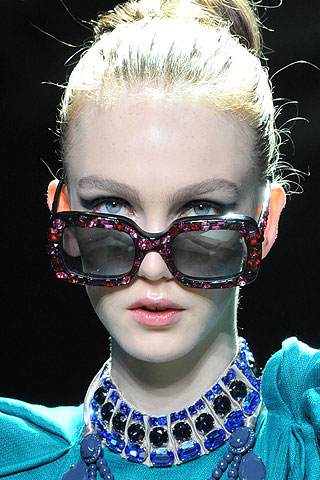 http://www.fashionbubbles.com/wp-content/uploads/2009/02/lanvin-oculos-de-sol-acessorios.jpg