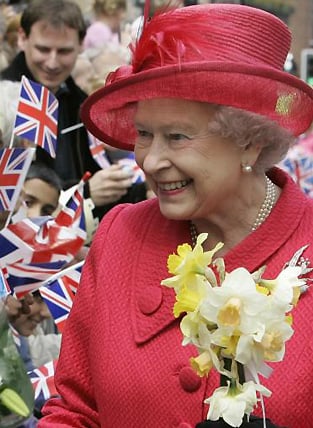 Rainha Elizabeth completa 60 anos de reinado – Saiba mais sobre o estilo real