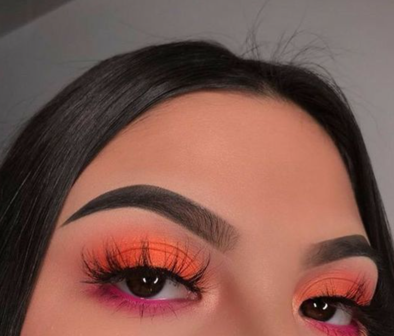 Maquiagem para olho neon laranja e rosa