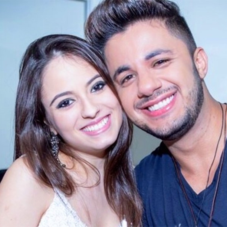 Cristiano Araújo e sua namorada, Allana Coelho Pinto de Moraes.