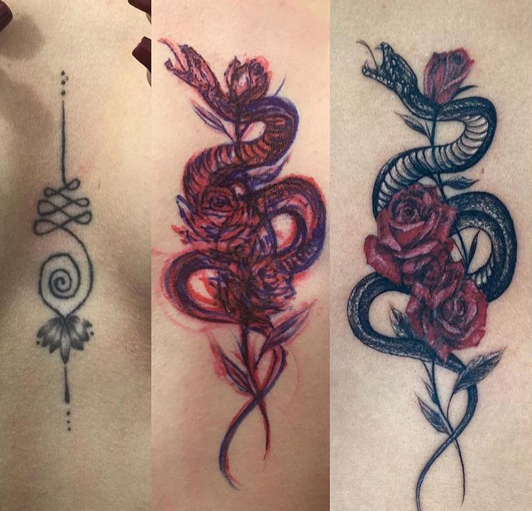 Três imagens do processo de cobertura de uma tatuagem fina de um símbolo. A segunda imagem é do esboço da nova tatuagem em vermelho. A última imagem é da tatuagem nova de uma cobra enrolada em várias rosas vermelhas.