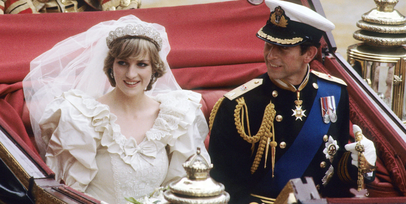Aceita uma fatia do bolo de casamento de Charles e Diana?