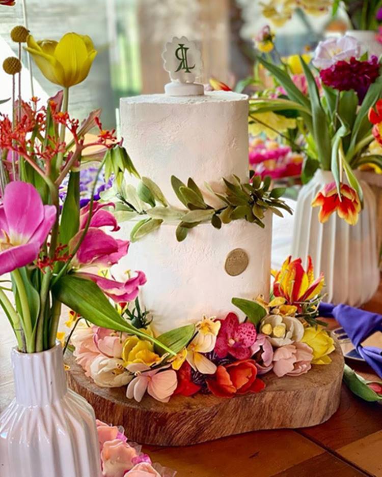 Foto do bolo da festa de casamento.