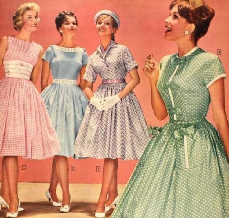 Modelos com a moda dos anos 50