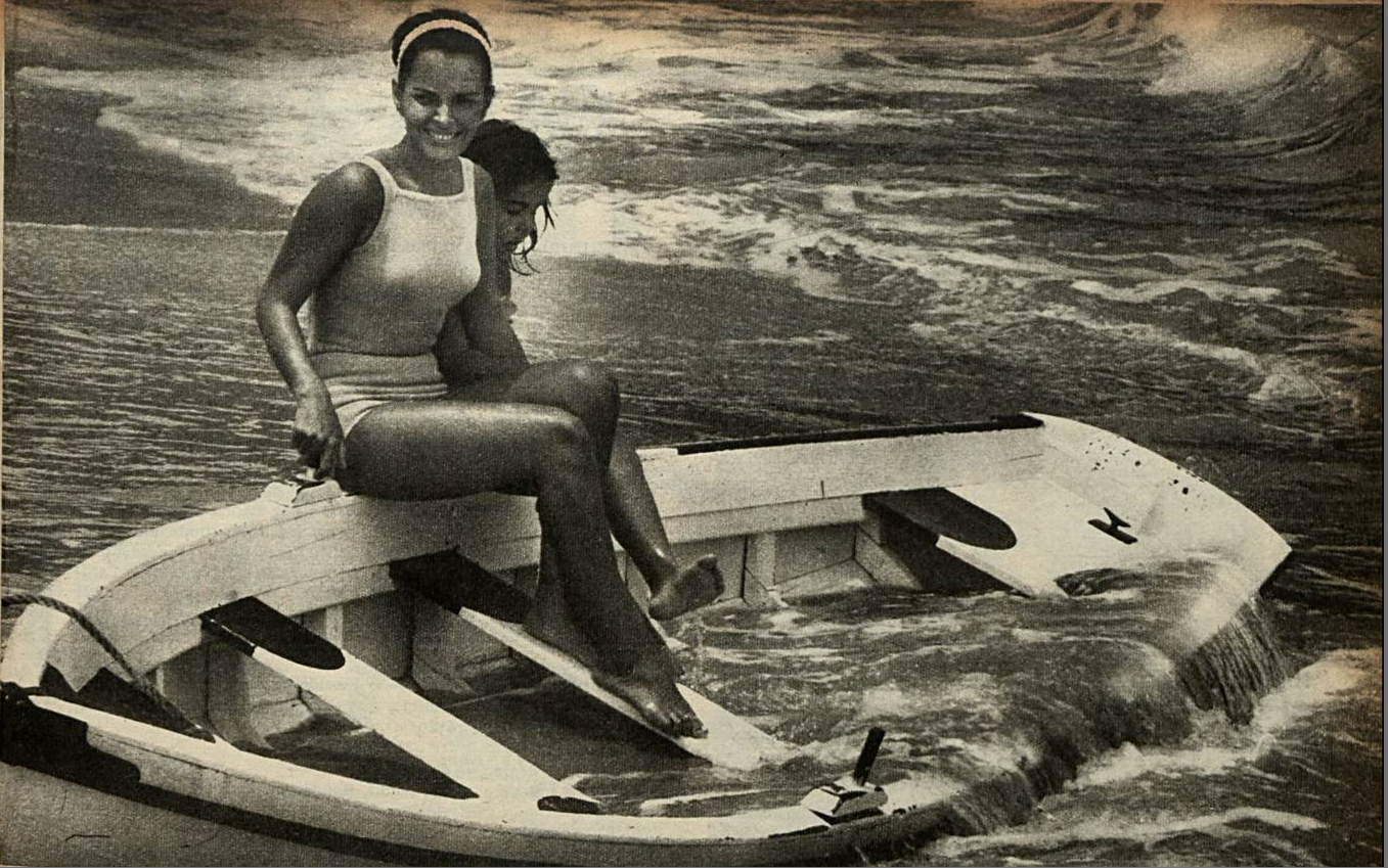 Maria Thereza Goulart de férias com a família em uma reportagem na revista O Cruzeiro, de1964.