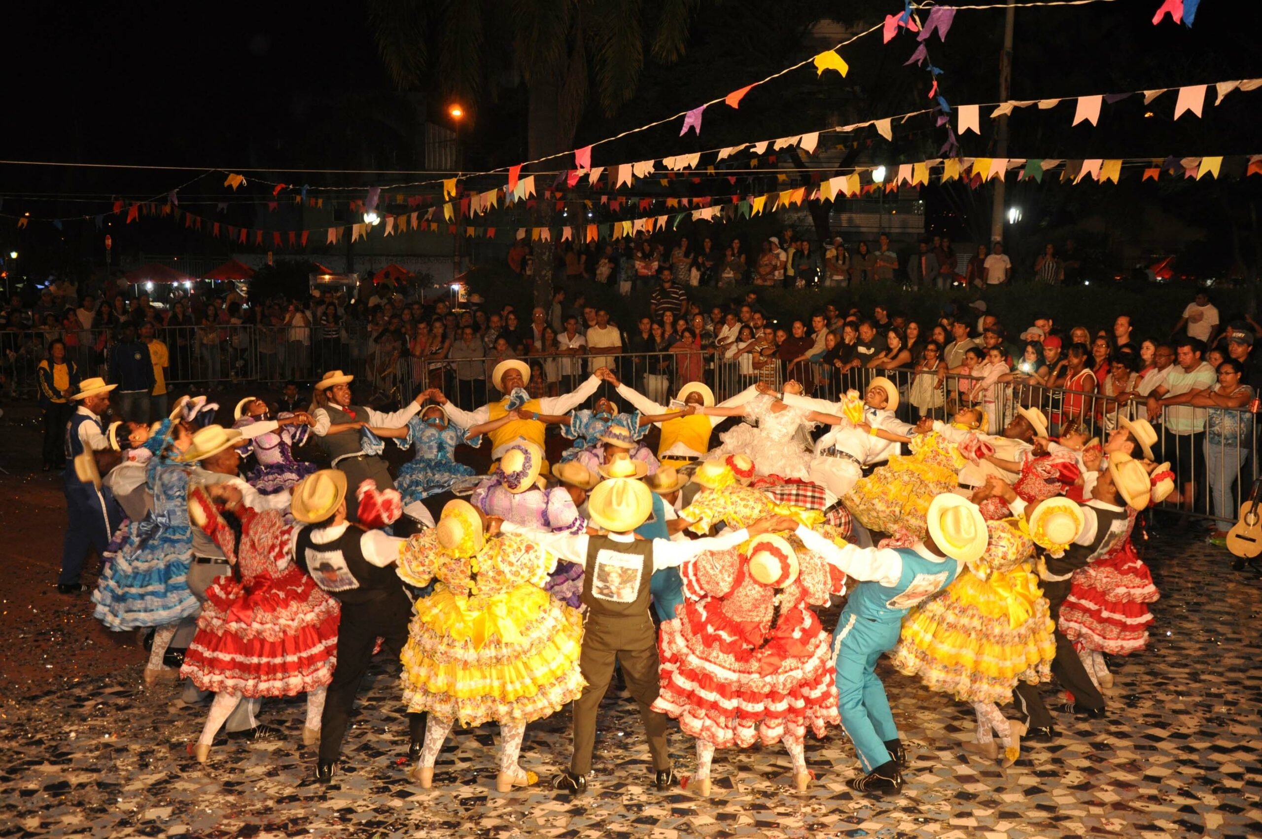 Festival Nacional de Quadrilhas Juninas. História da Festa Junina.