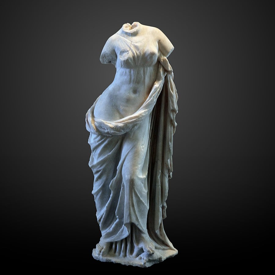 Estátua de Afrodite, entre o século II e III. 