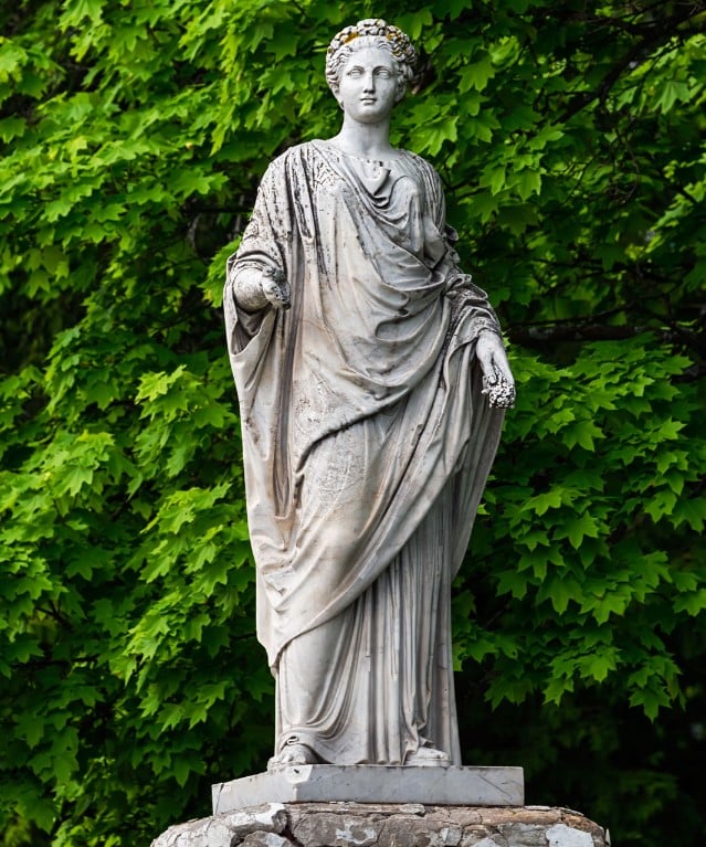 Estátua de Deméter em Londres. 