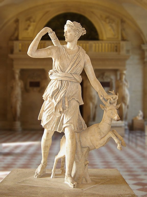 Ártemis com um veado, conhecido como "Diana de Versalhes", século I ou II d.C.
