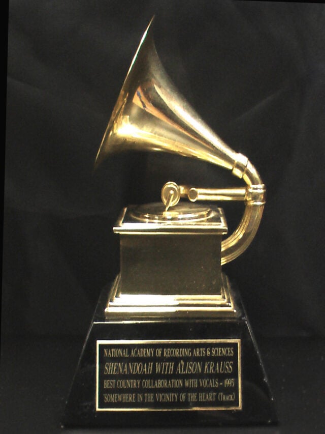 Looks Grammy 2023: as famosas que brilharam no red carpet