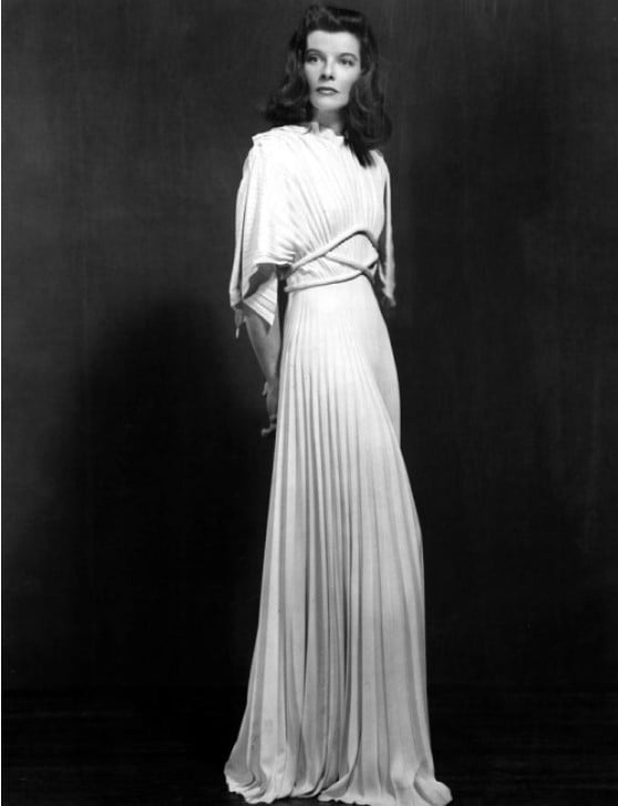 Katherine Hepburn em um vestido Vionnet.