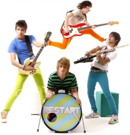 Conheça o estilo Happy Rock da banda Restart