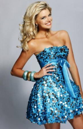 Alegre seu Réveillon – Vestidos coloridos curtos para o fim de ano