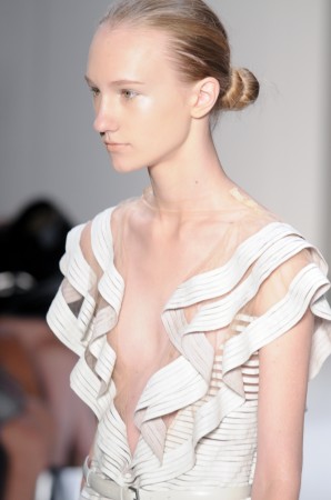 Reinaldo Lourenço trouxe sensualidade com execução impecável – SPFW Inverno 2011