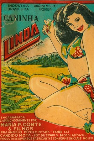 Exposição – Rótulos de cachaça e anúncios de bonde