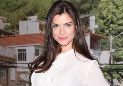 Lili personagem interpretada por Alinne Moraes mostra a força da mulher em o Astro