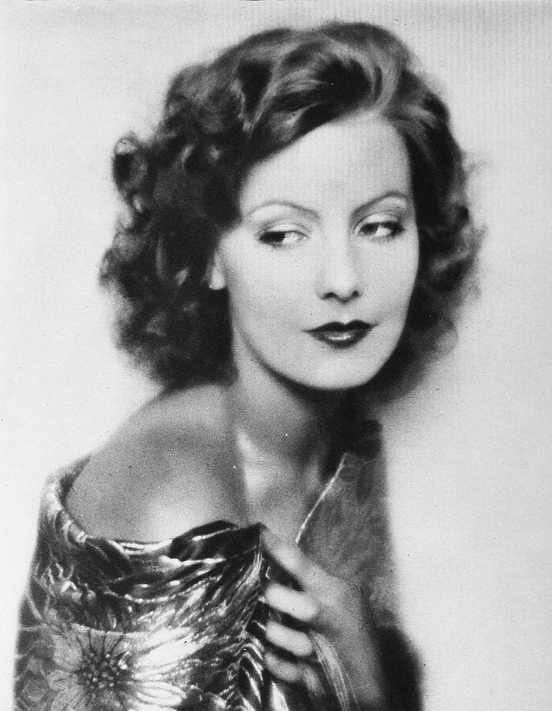 Retrato de Greta Garbo pertence ao conjunto de 16 beldades de Rolf Armstrong, em 1930. 