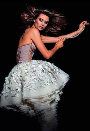 Luxo e Riqueza para 2010 – Os mais belos vestidos e looks para o Réveillon