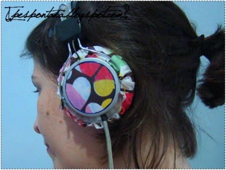 Blog Frutinha Pespontada ensina a Customizar de fones de ouvido