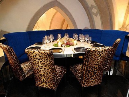 Cavalli reforma igreja para fazer boate