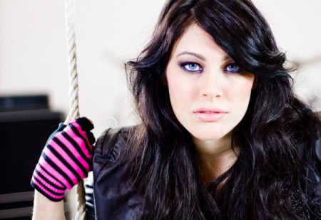 Conheça Lucya Russo, ela é a artista do mês para a MTV