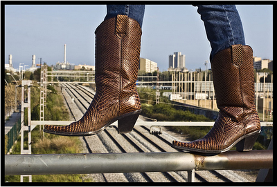 Agabê produzirá bota oficial Super Bull e Brahma Country