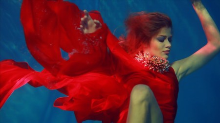 A top Ana Beatriz Barros é a estrela da Revista MOD – Veja fotos do editorial feito debaixo d’água