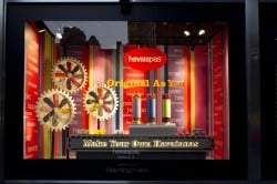 Havaianas inaugura vitrine interativa em New York