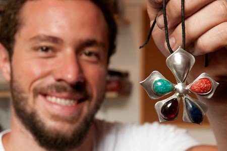 Joias artesanais com conceito de arte – Conheça o trabalho de Lucas Shirts