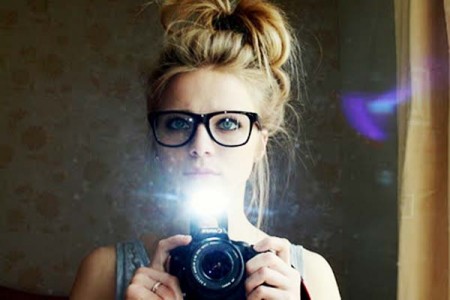 Hipsters – Conheça o grupo urbano dos antenados e apaixonados por fotografia. Tribos Urbanas