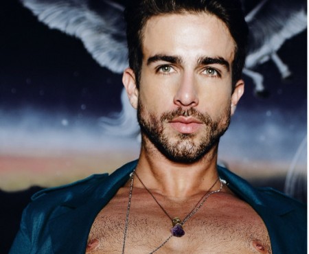 Deus Grego – Erasmo Viana na Glad Magazine