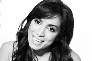 Anitta: Sucesso na música e na publicidade, cantora é estrela da campanha da Riachuelo
