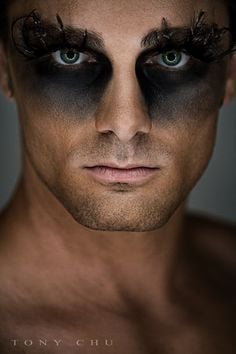 Maquiagem para os olhos masculina de Halloween