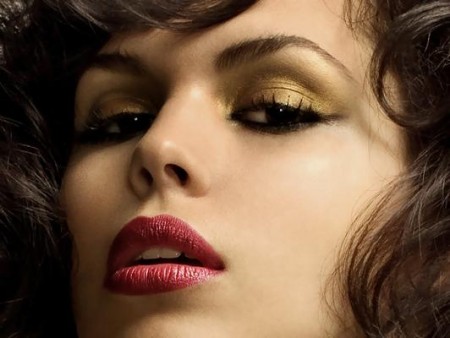 Sombra dourada – Make com olhos cheios de poder e glamour