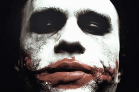 Make do Coringa foi inspirada em artista plástico dark, revela diretor de Batman