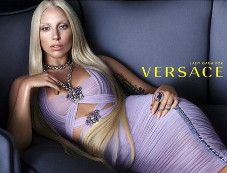 Lady Gaga é eleita a mais nova garota propaganda da Versace