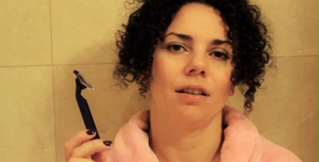 Decembeaver – Movimento cômico incentiva as mulheres a não se depilarem em dezembro