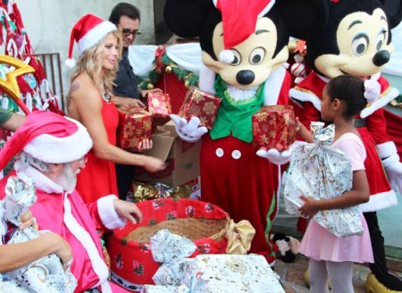 ONG Florescer realiza festa de Natal para 350 crianças com participação de famosos