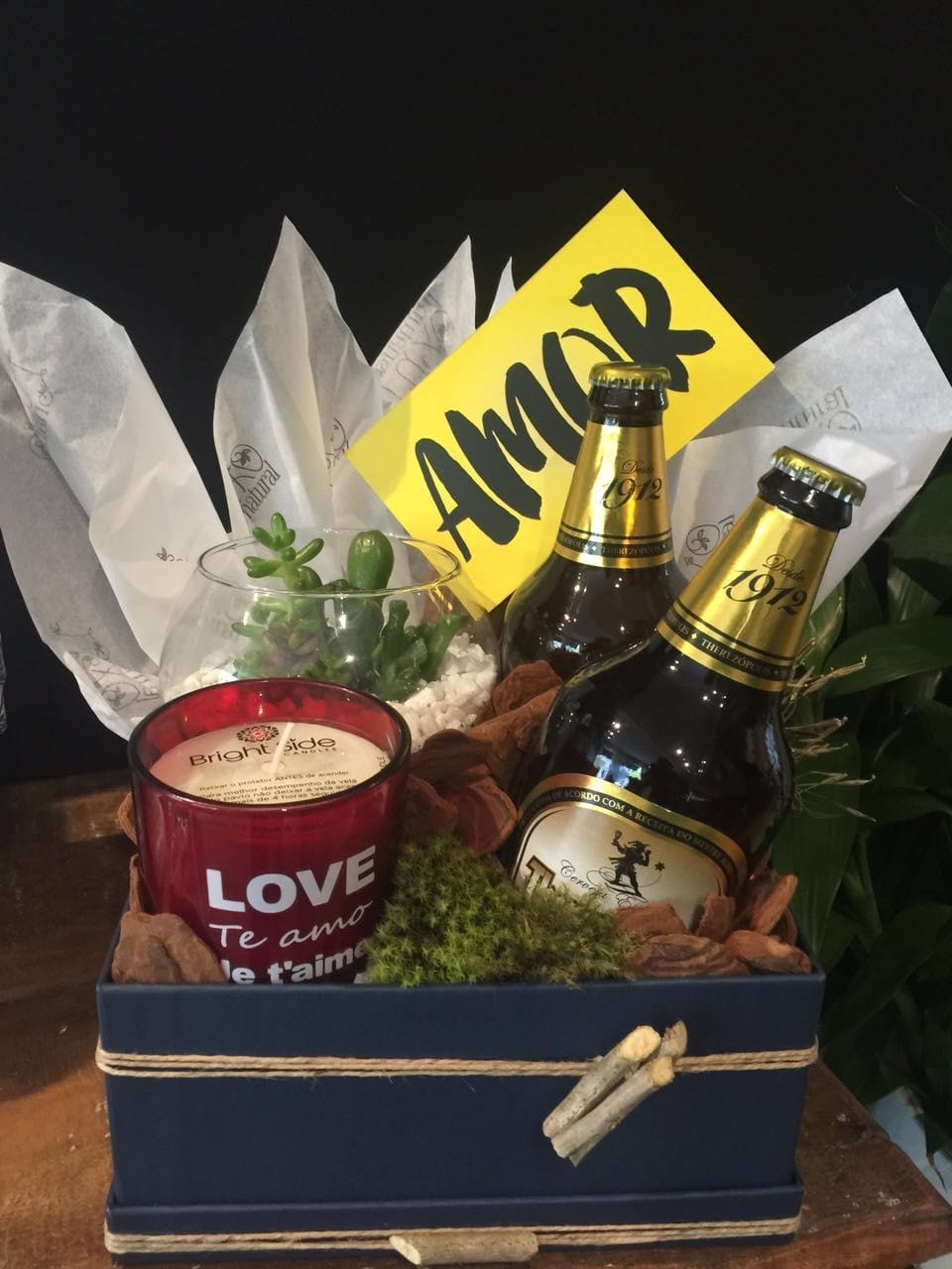 kit cerveja artesanal em caixa romântica