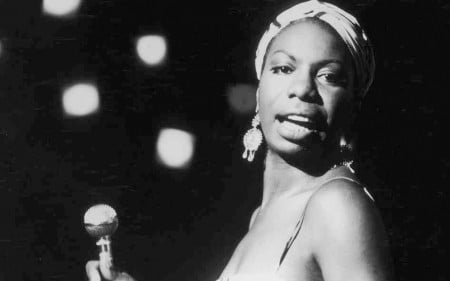 Os looks poderosos de Nina Simone