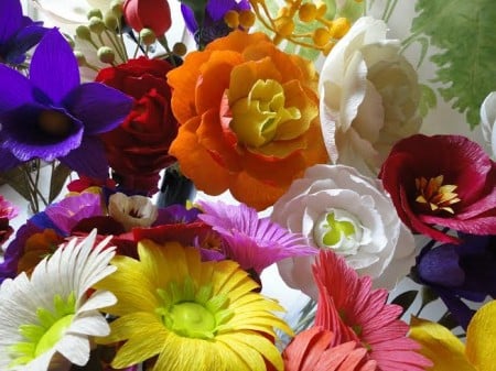 Conheça a artista CARMEN REINs e suas maravilhosas flores gigantes em papel