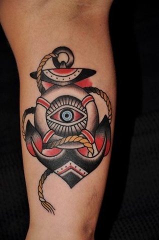 Tatuagem de âncora com olho old school em preto e vermelho