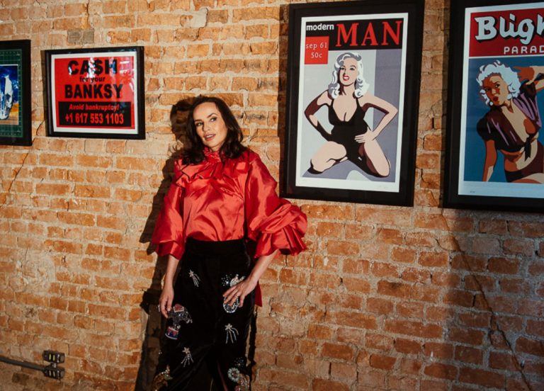Denise Pitta veste Vitor Zerbinato em ensaio comemorativo dos 13 anos do Fashion Bubbles – Inverno 2019