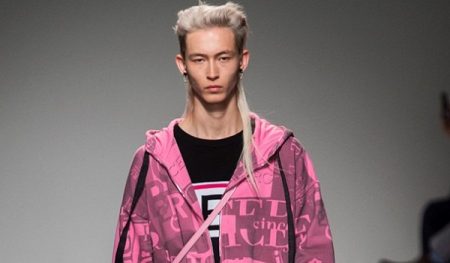 Tendência Pink no masculino – Homens de rosa: Looks + como usar a cor do verão 2019