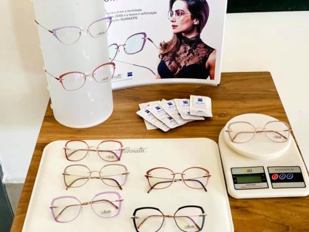 Óculos customizáveis – Com moldura em diferentes cores, ele se adapta ao look e ao estilo