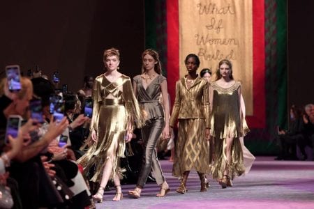 Dior SS 2020 – E se as mulheres governassem o mundo? Feminismo e deusas gregas na Alta Costura de Paris