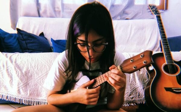 Jovem cantora, Thaylana Siqueira