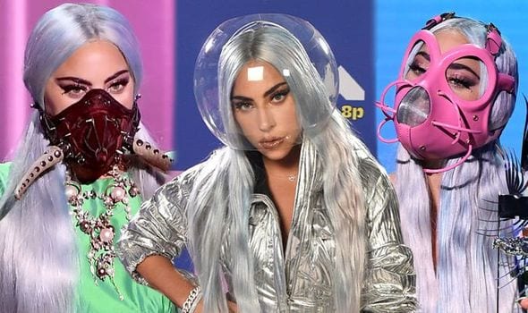 Lady Gaga usou 7 máscaras no VMA 4