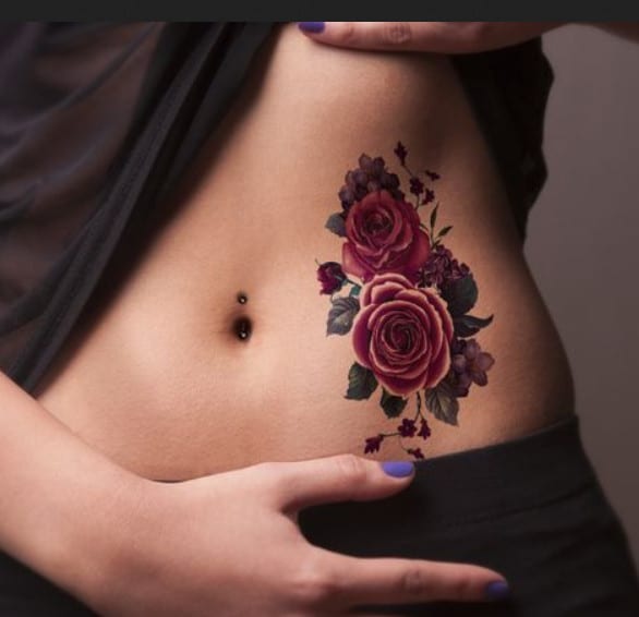 aqui buquê de rosas vermelhas para tatuagem cintura